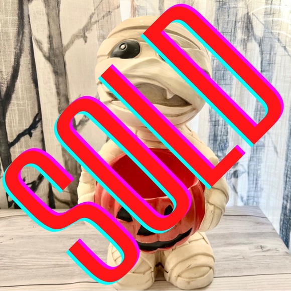 Marvin the Mummy Holding Halloween Candy Dish - Picture 1 of 9